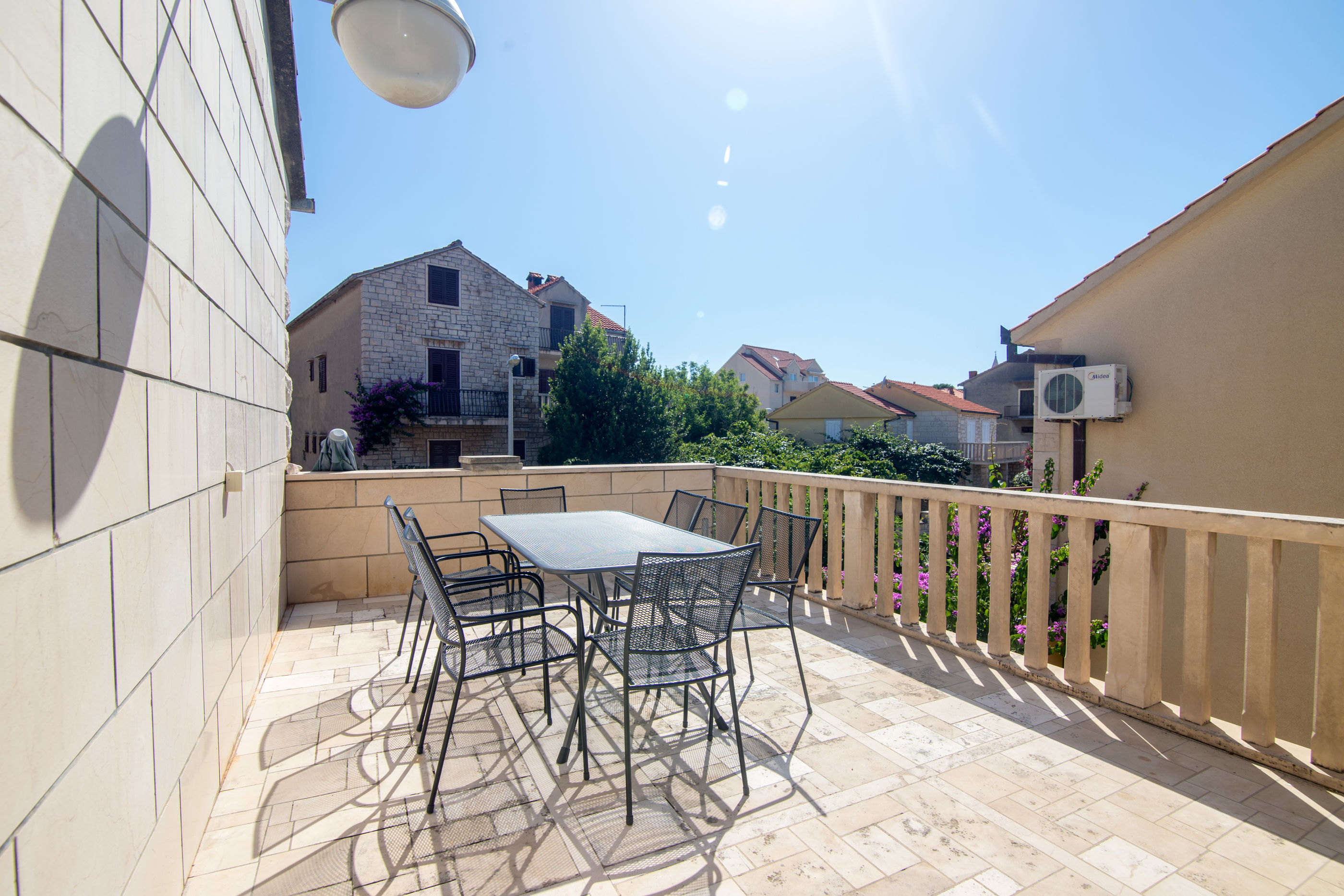 Apartment mit 3 Schlafzimmern für 6-8 Personen mit Klimaanlage