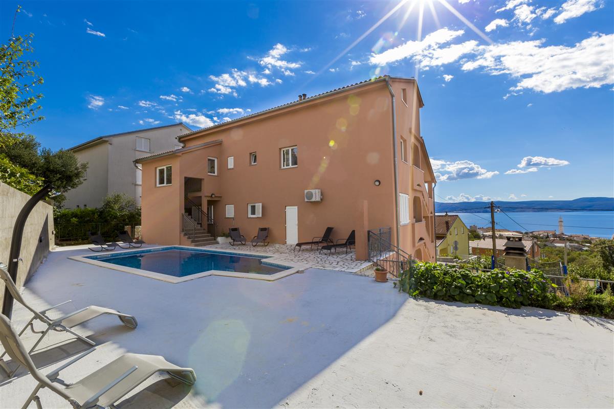 Große Fewo in Novi Vinodolski mit wunderschönen Meerblick und Pool