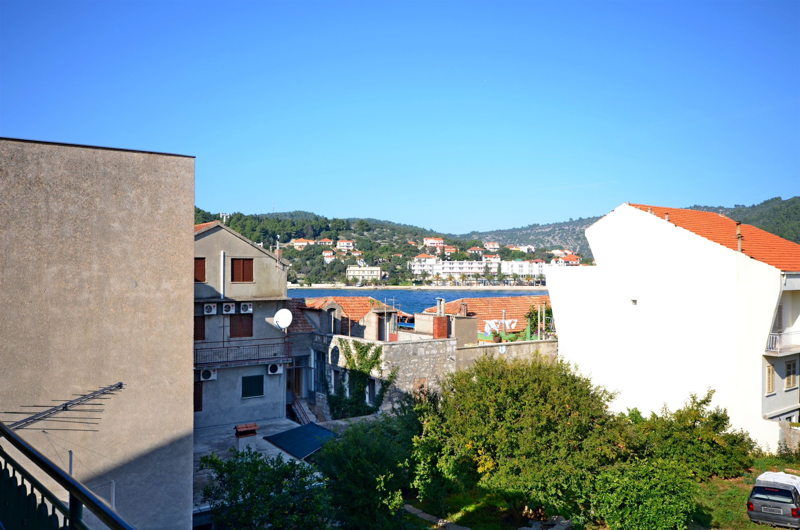 Zimmer für 2 Personen mit eigenem Balkon, Bad und WiFi