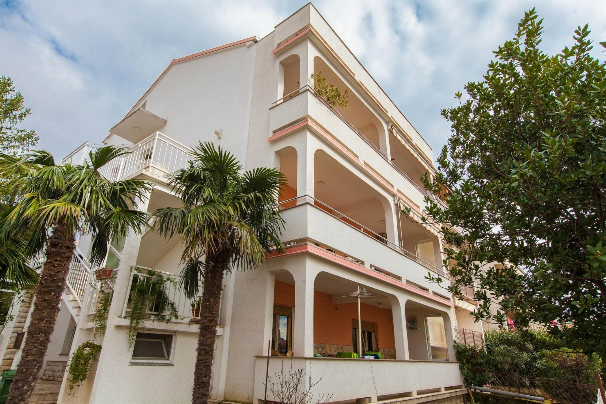 Ferienwohnung für 4-5 Personen mit 2 Sz, Sat-Tv, Klima & Internet