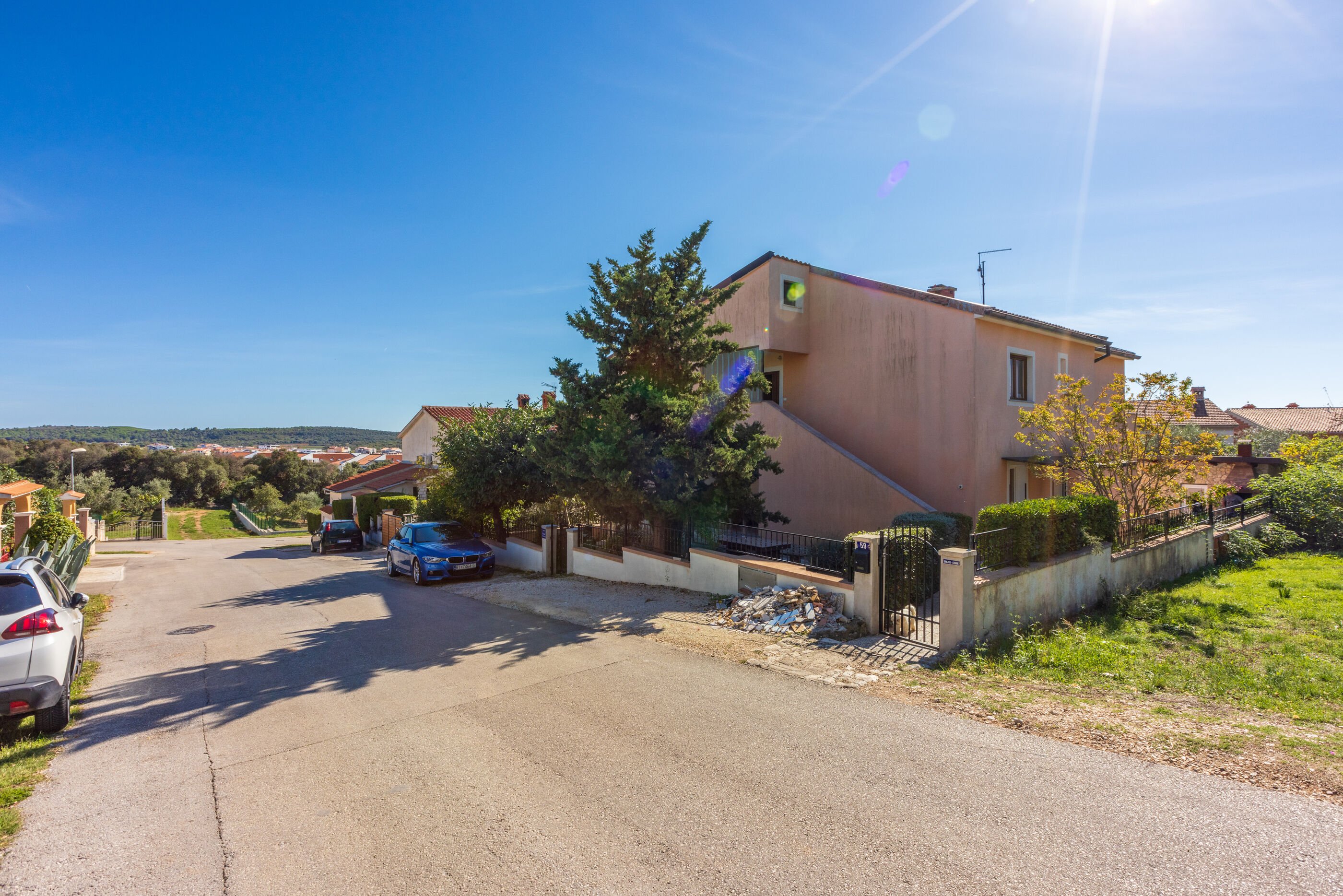 FeWo für 4-5 Personen mit Grill, Privatparkplatz, Balkon, WiFi
