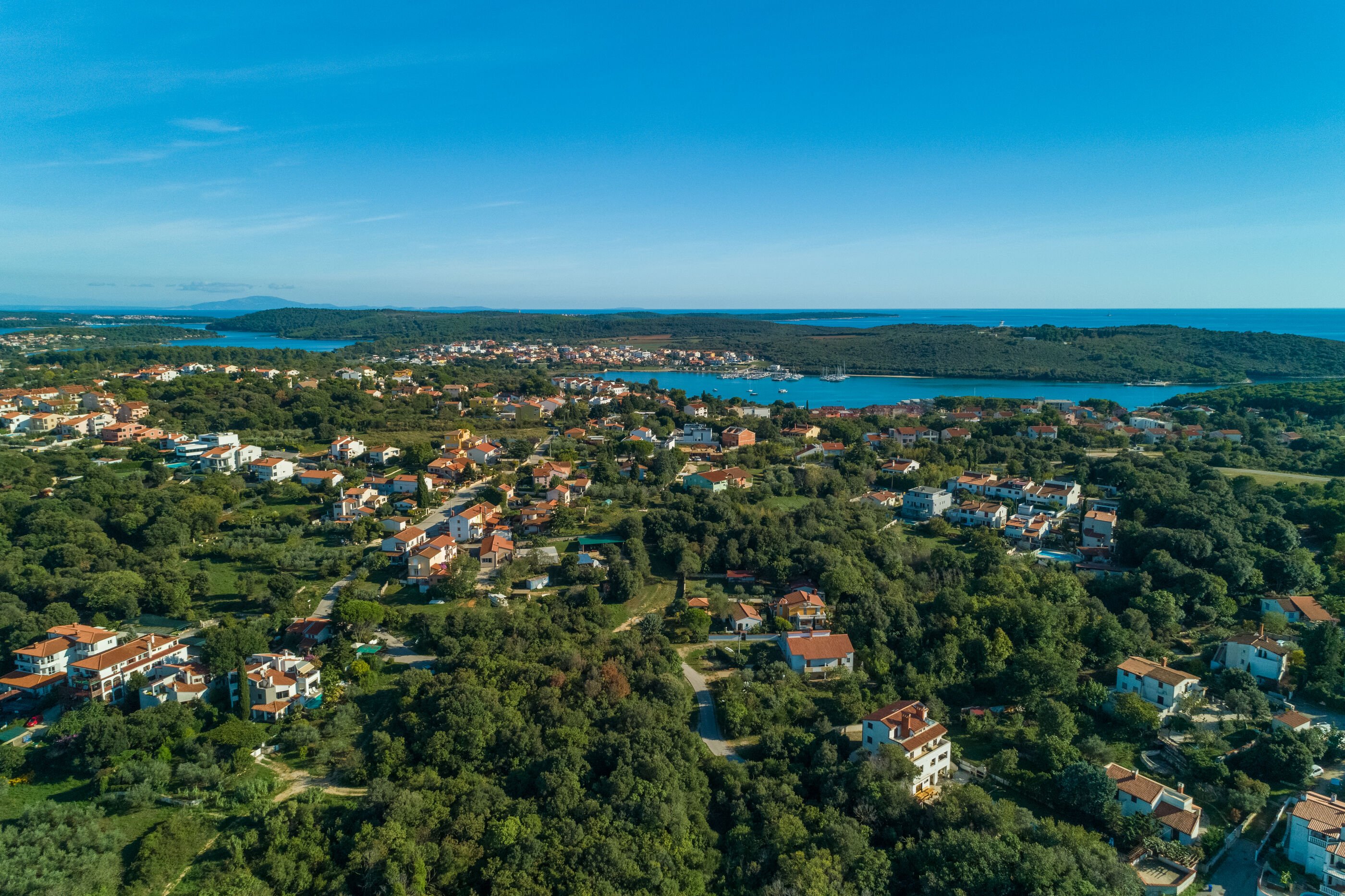 FeWo für 4-5 Personen mit Grill, Privatparkplatz, Balkon, WiFi