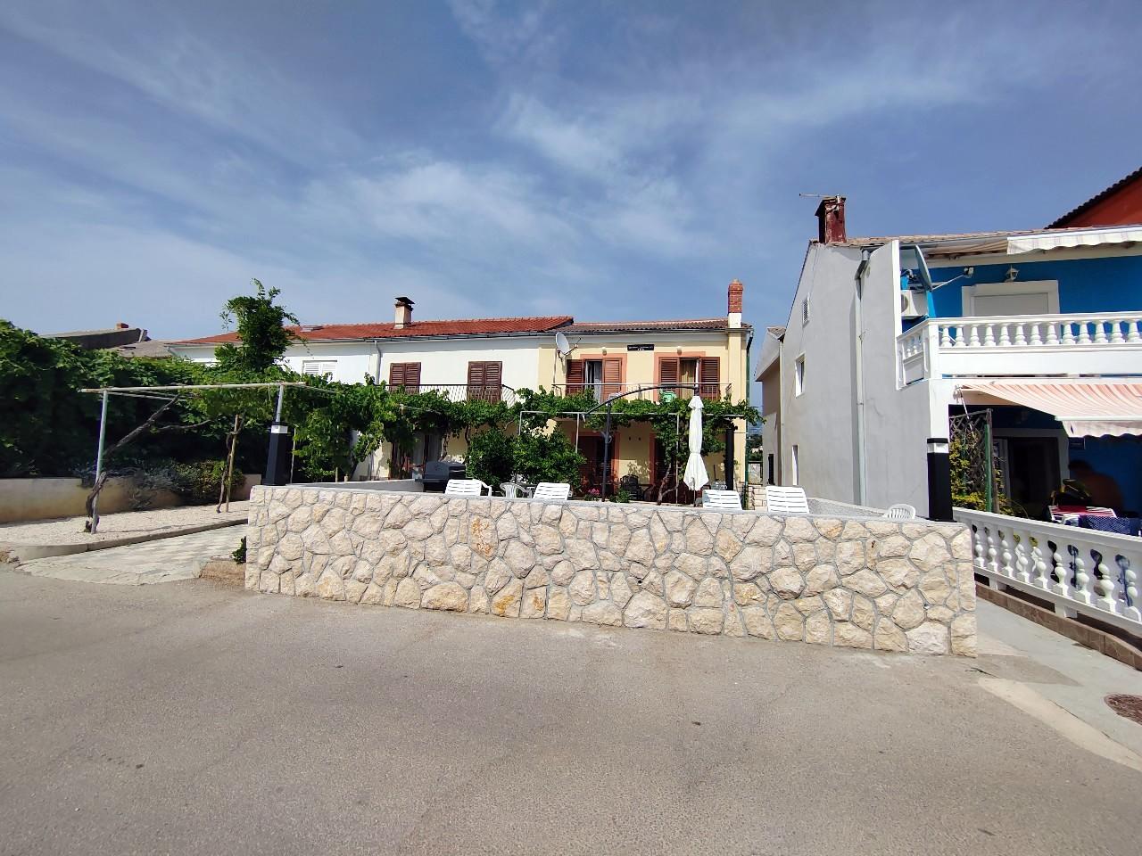 Ferienwohnung in Barbat direkt am Meer 