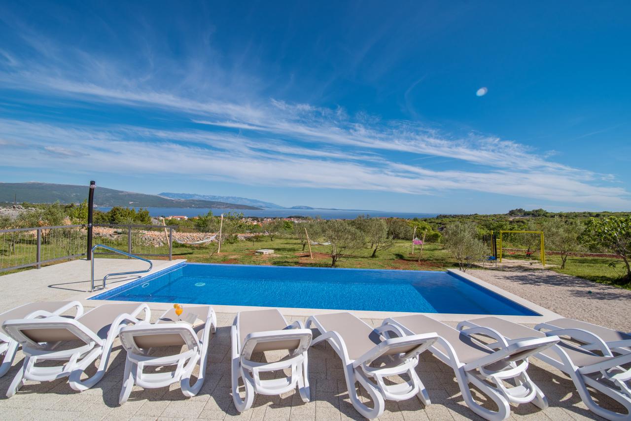 Ferienhaus (mobile home) mit Swimmingpool und großen Garten