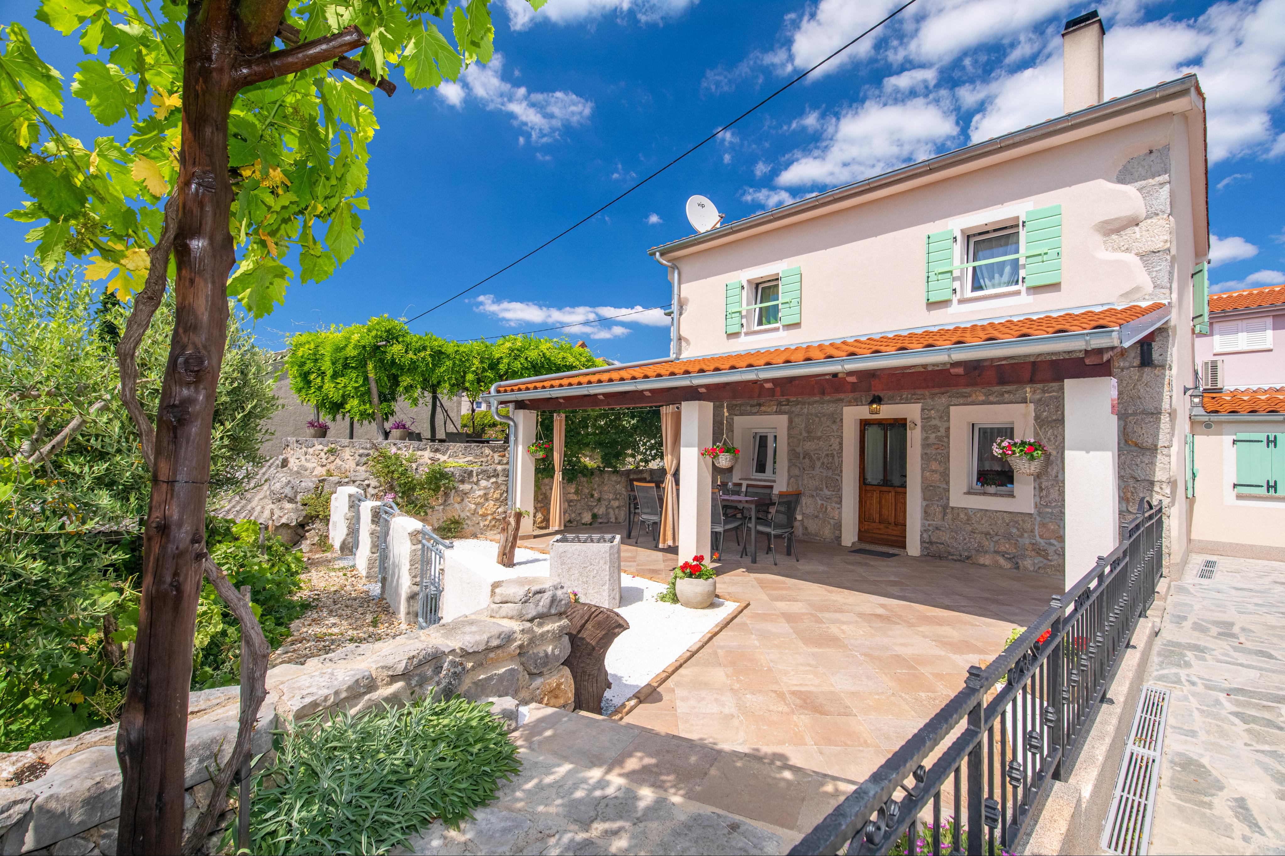 Charmantes Ferienhaus mit Klima, Sat-Tv und WLAN in Milohnic