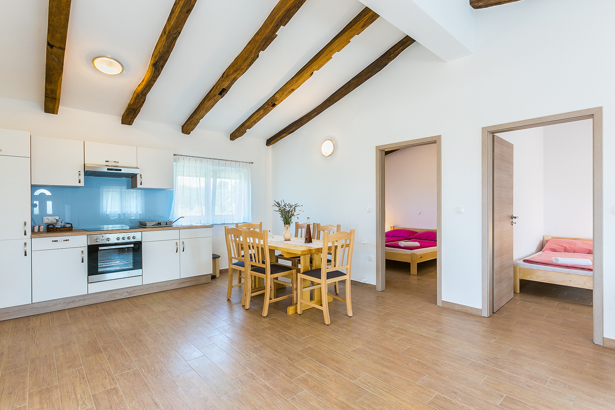 Ferienhaus für 8-10 Personen mit Klima, Terrasse, Grill