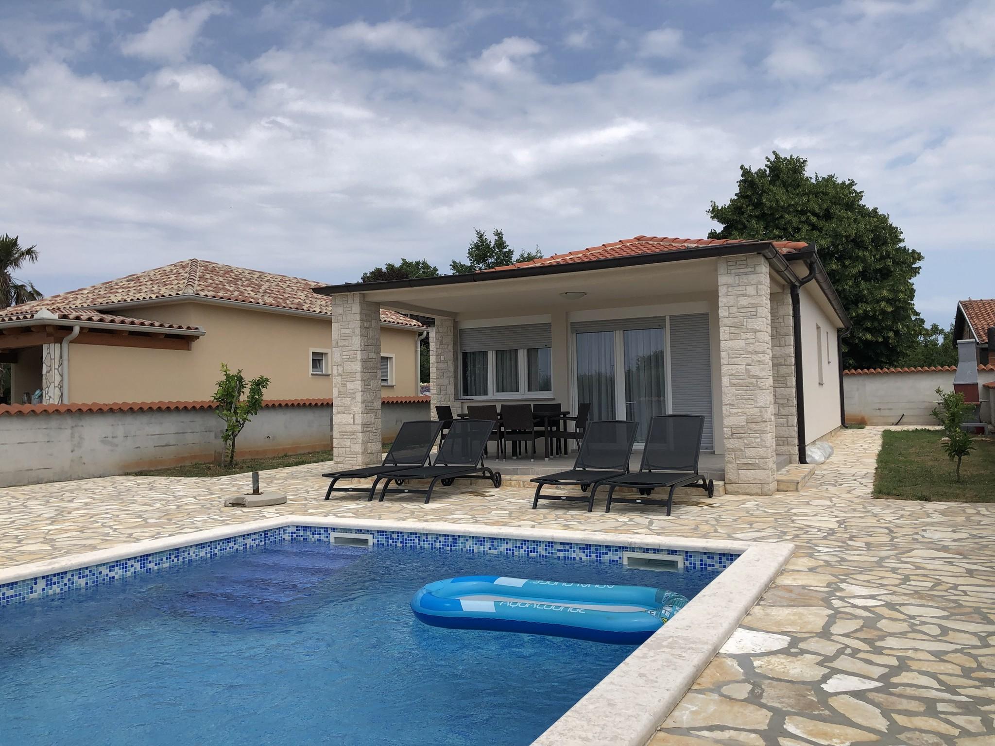 Villa mit Privat Pool, WIFI, für 4-5 Personen