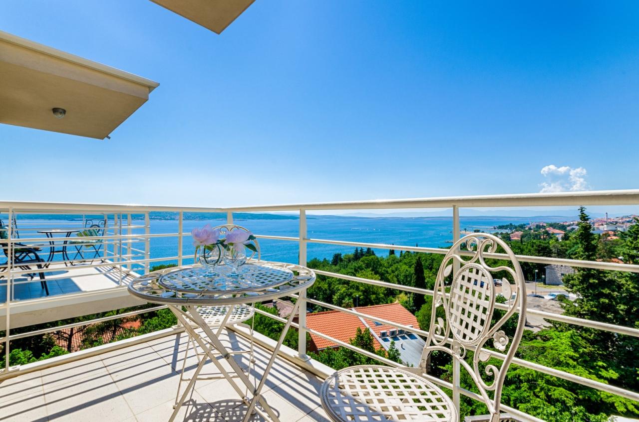Luxuriöses Apartment in Strandnähe, mit Meerblick