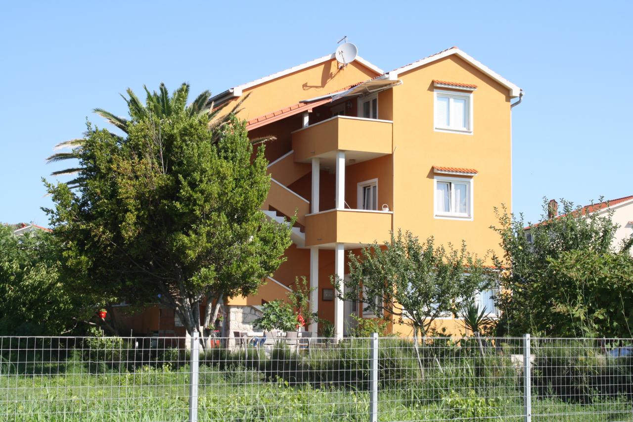 Ferienwohnung in Lopar - ruhige Lage - mit Klima, TV und W-Lan