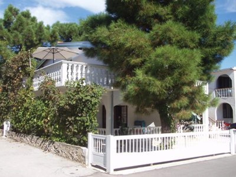 80 m zum Strand - Wohnung für 3-5 Pers mit Meerblick, Grill und Klima