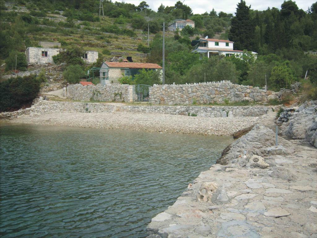 Apartment in der Bucht Mikulina Luka, nur 50 m zu Meer und Strand