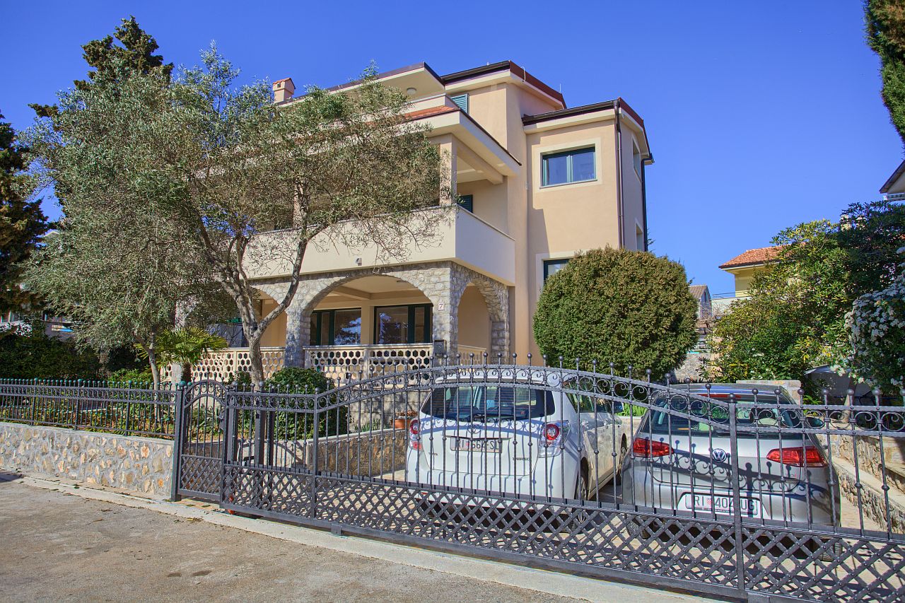 Top moderne Ferienwohnung mit Swimmingpool