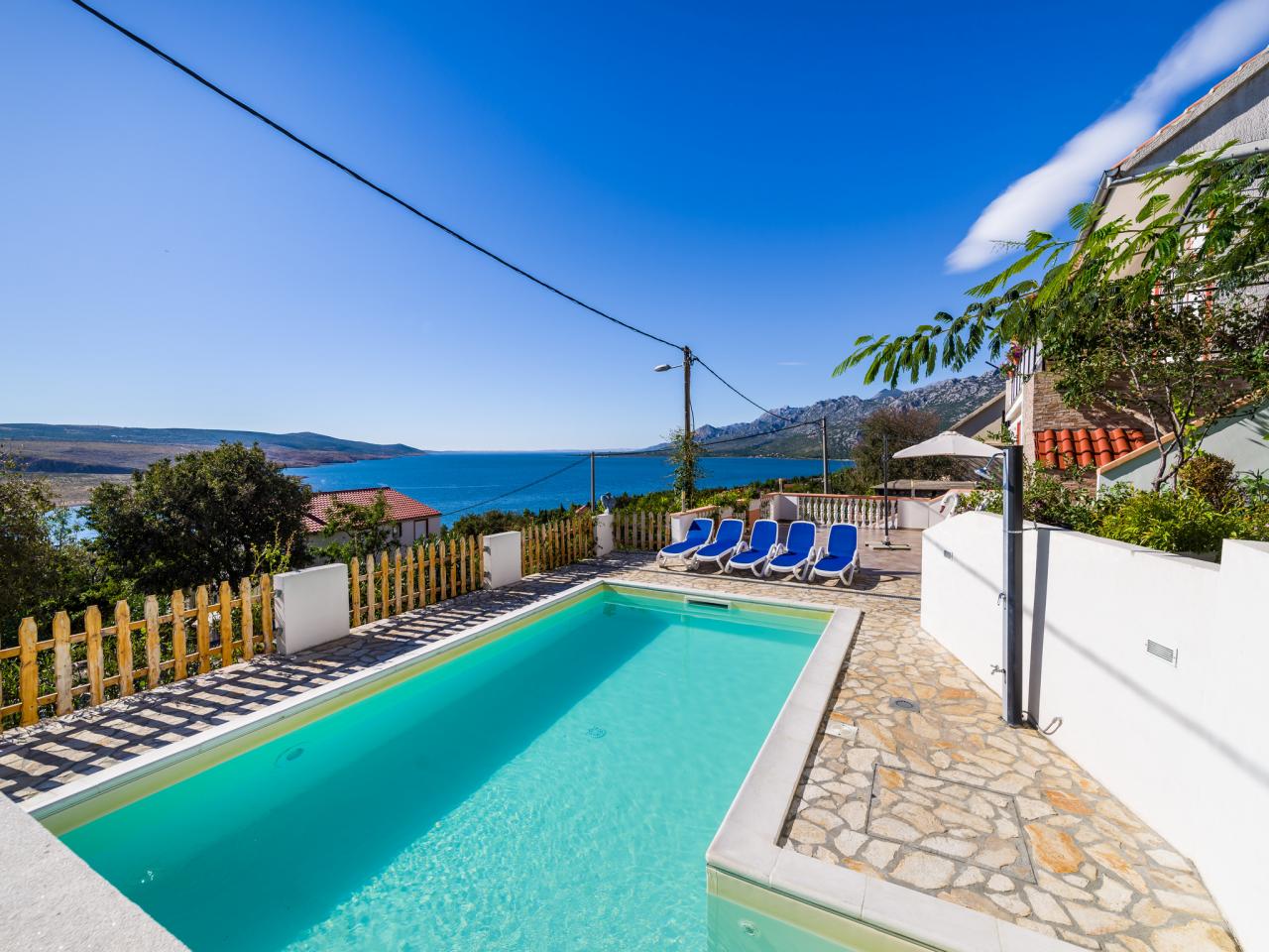 Villa mit Swimmingpool mit wunderschönen Panoramablick