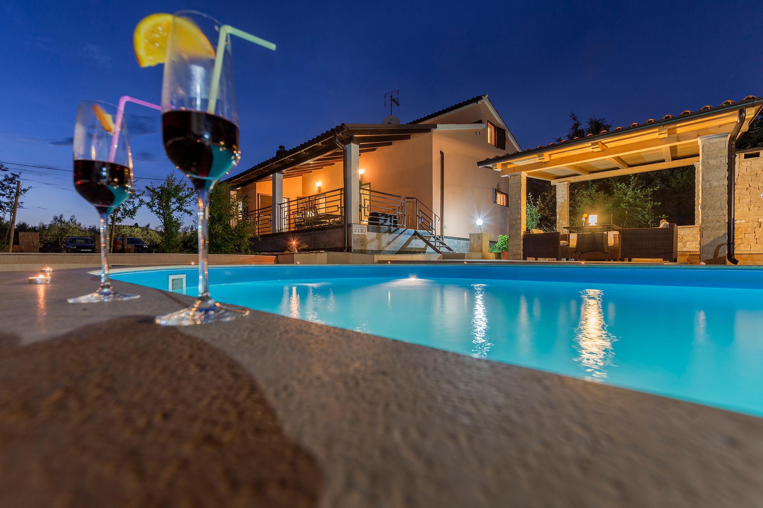 Herrliches Urlaubsdomizil mit Swimmingpool in Kacana bei Vodnjan