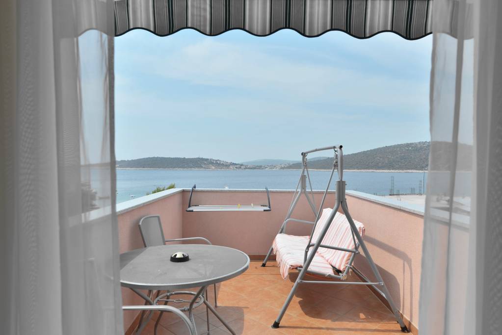 Fantastischer Meerblick | Zimmer mit WLAN, Sat-Tv & Klima