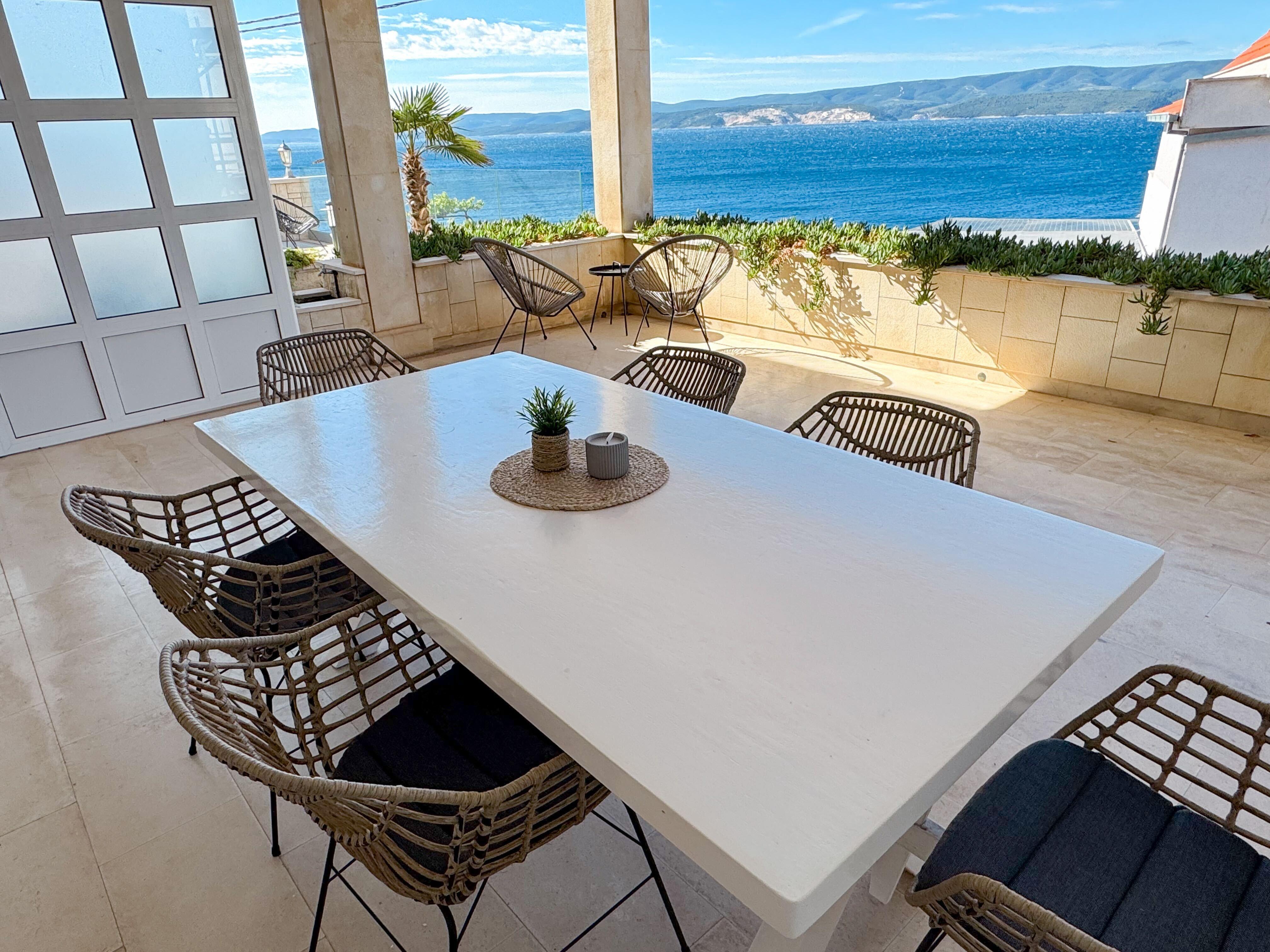 Traumhafte Ferienwohnung direkt am Meer mit großer Terrasse