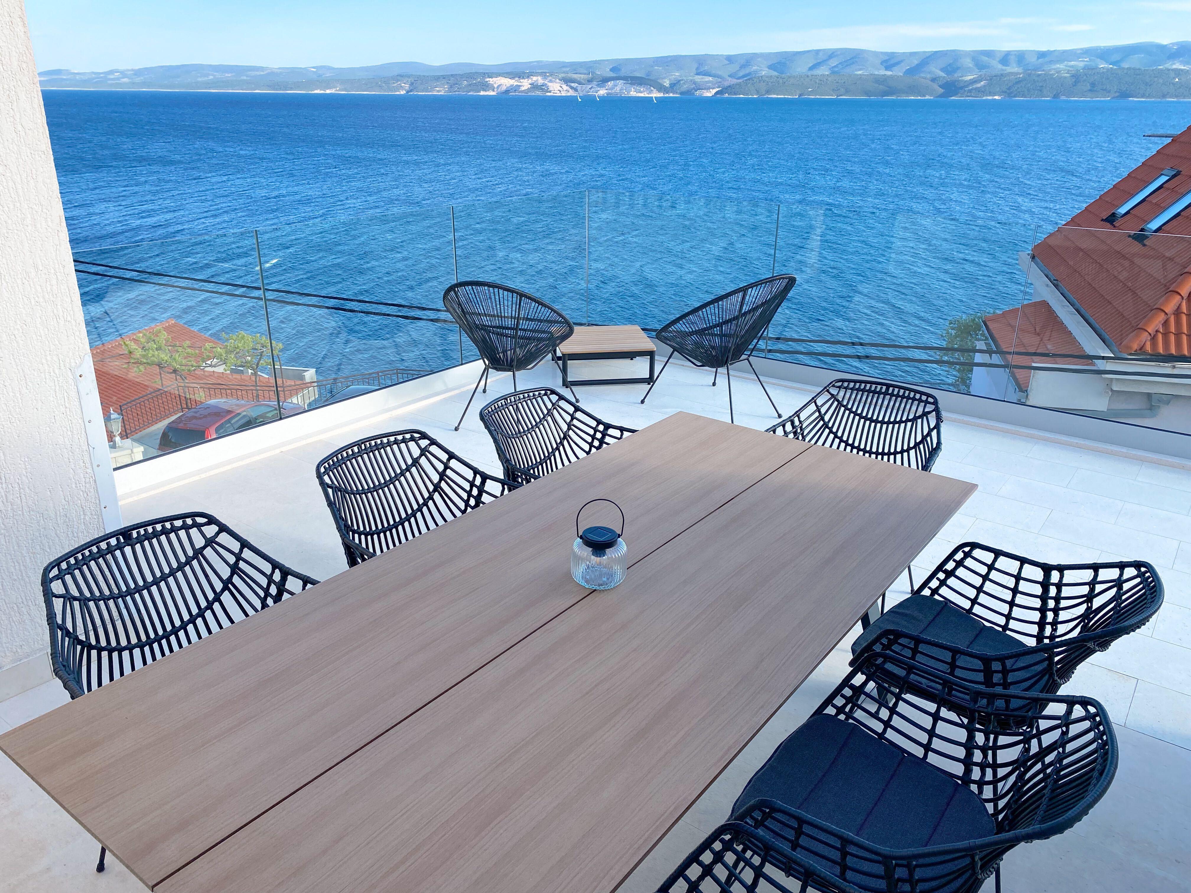 Große Ferienwohnung mit fantastischen Meerblick, 30 m zum Meer