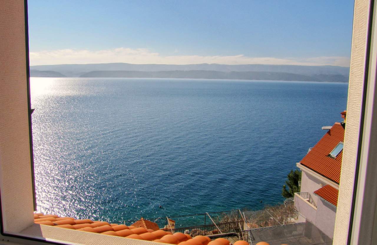 Bezaubernde Ferienwohnung direkt am Meer in Stanici (Omis Riviera)