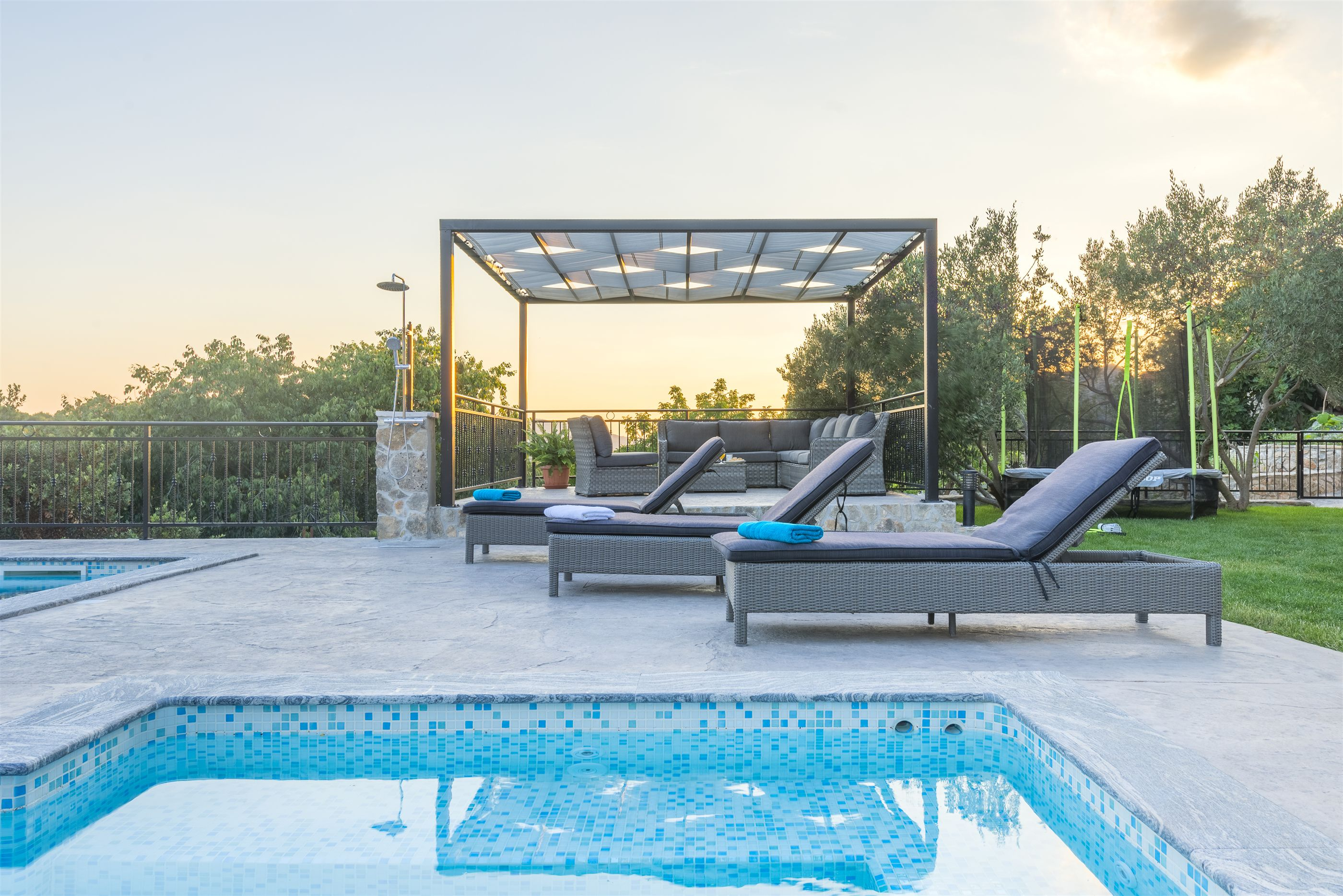 Fantastische Villa mit Swimmingpool, Klima, Sat-Tv & WLAN