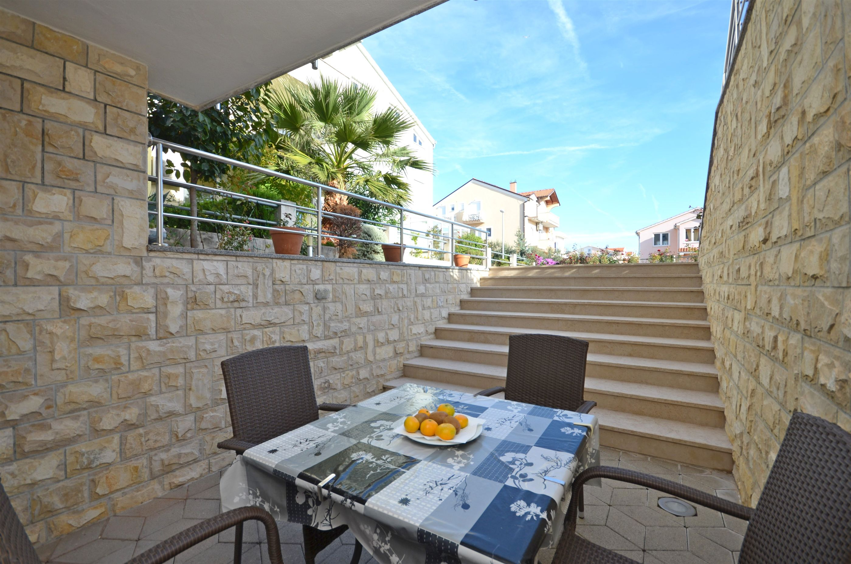 Schöne Ferienwohnung für 4 Personen mit Grill und Terrasse