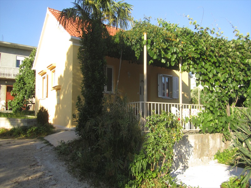 Gemütliches Ferienhaus für 6 bis 7 Personen in Bibinje