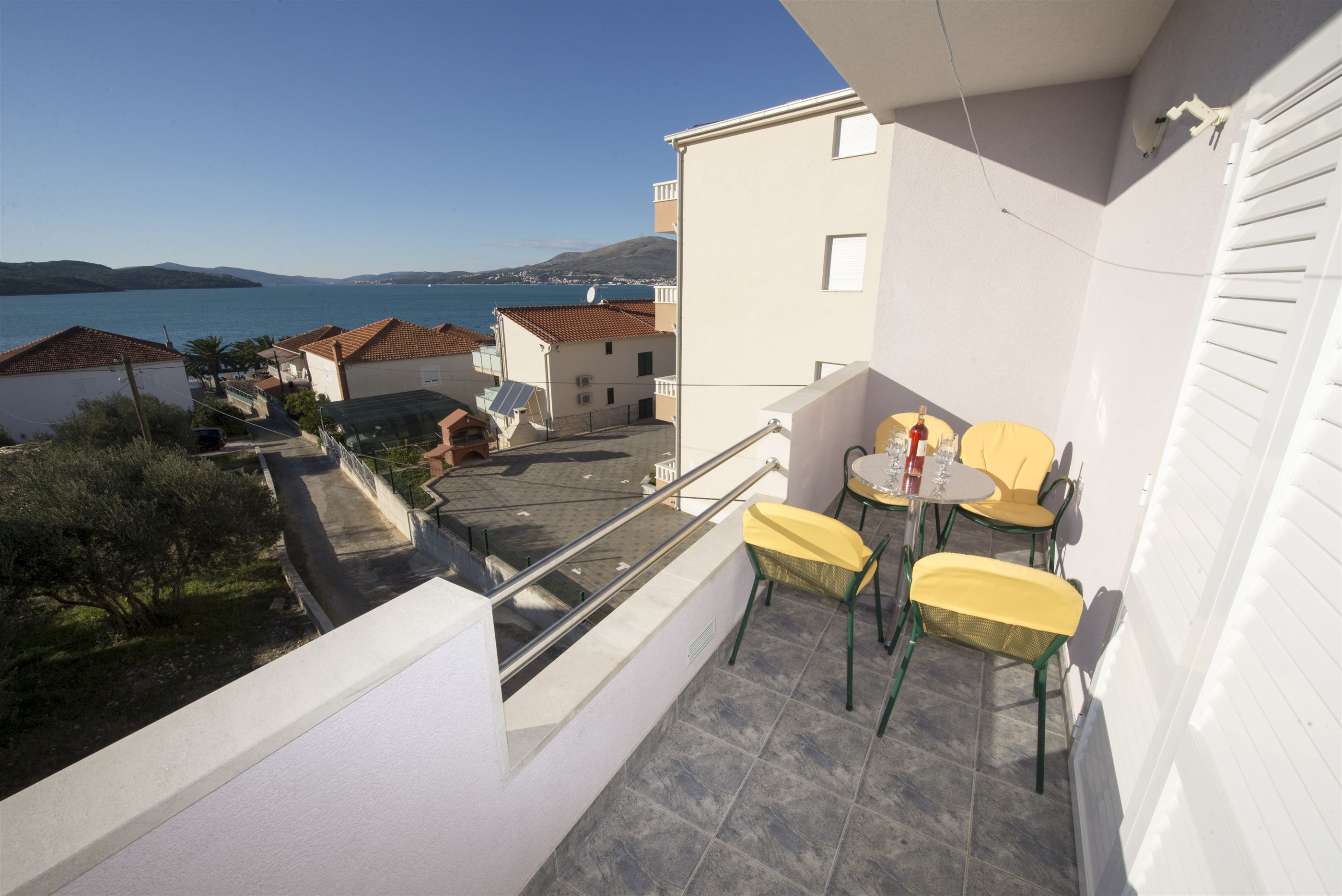 130 m zum Strand | Apartment mit Meerblick, WLAN, Sat-Tv & Klima