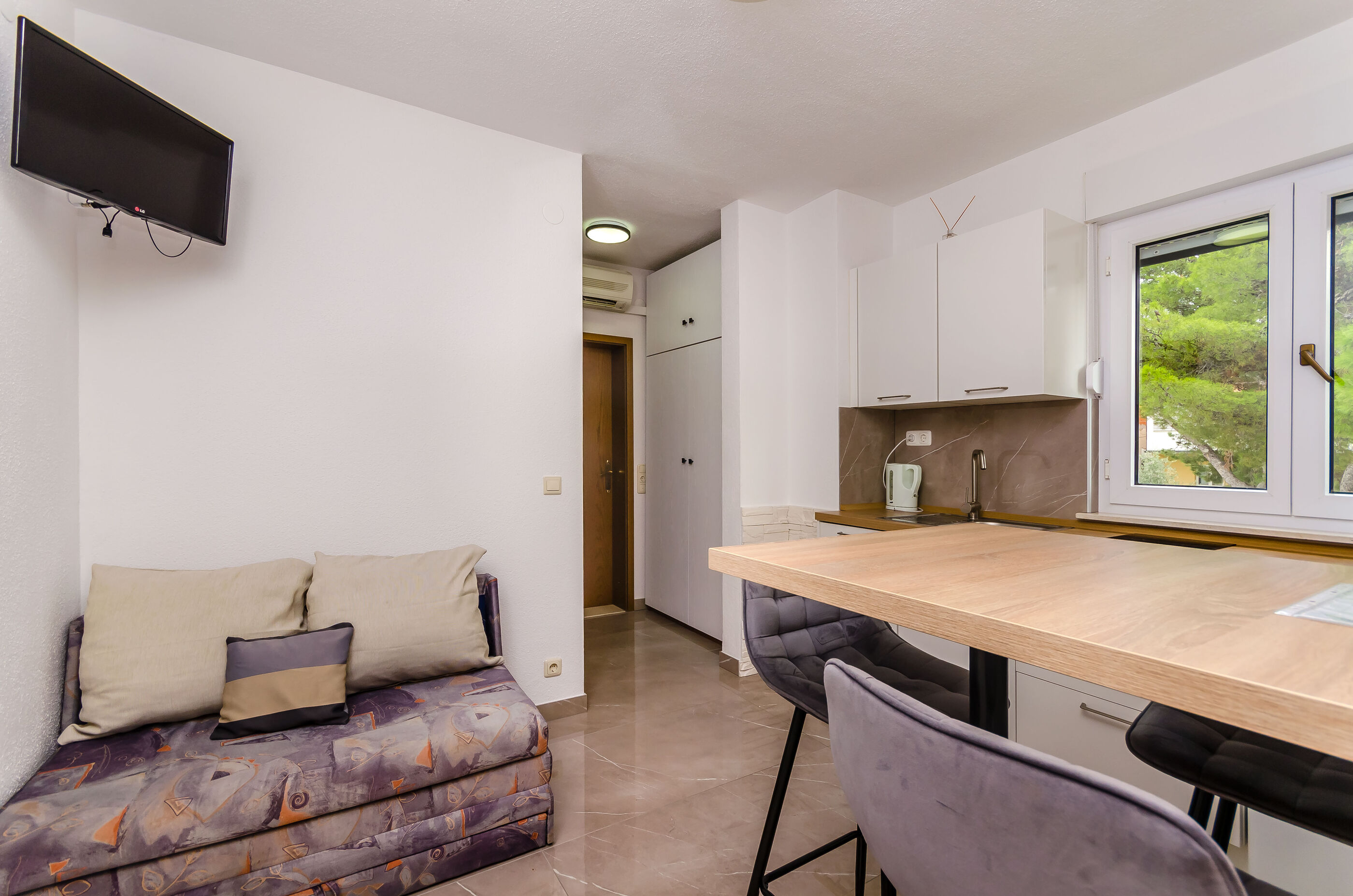Meerblickapartment mit Klima, Sat-Tv, WLAN - nur 130 m zum Strand