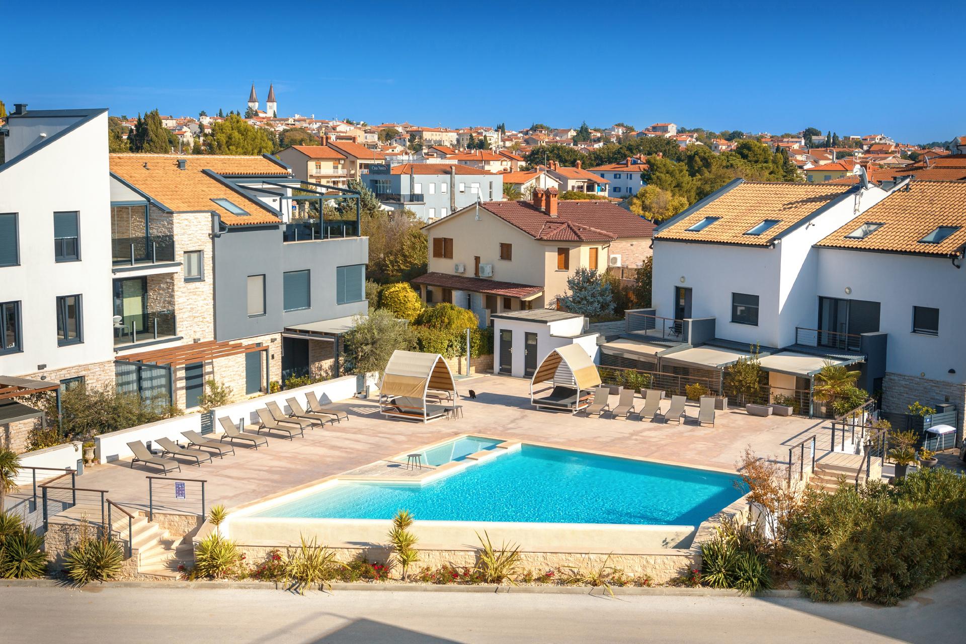 Pool & Meer | Urlaubsapartment m. WLAN, Sat-Tv & Klima