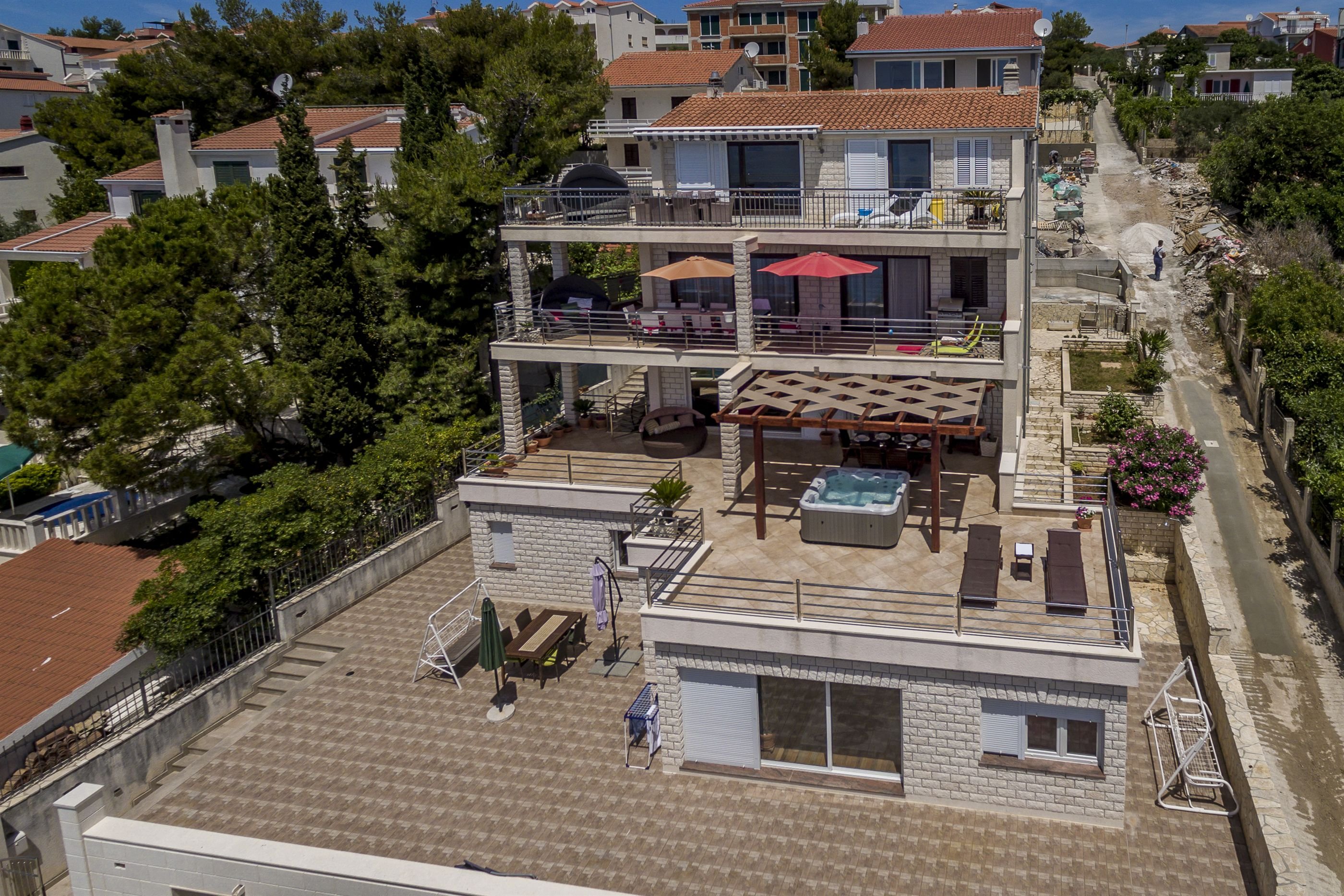 Direkt am Meer | Moderne FeWo mit Meerblick und Jacuzzi