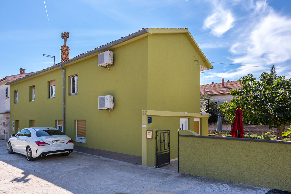 Ferienwohnung für 4 Personen mit WLAN, Tv, Klima