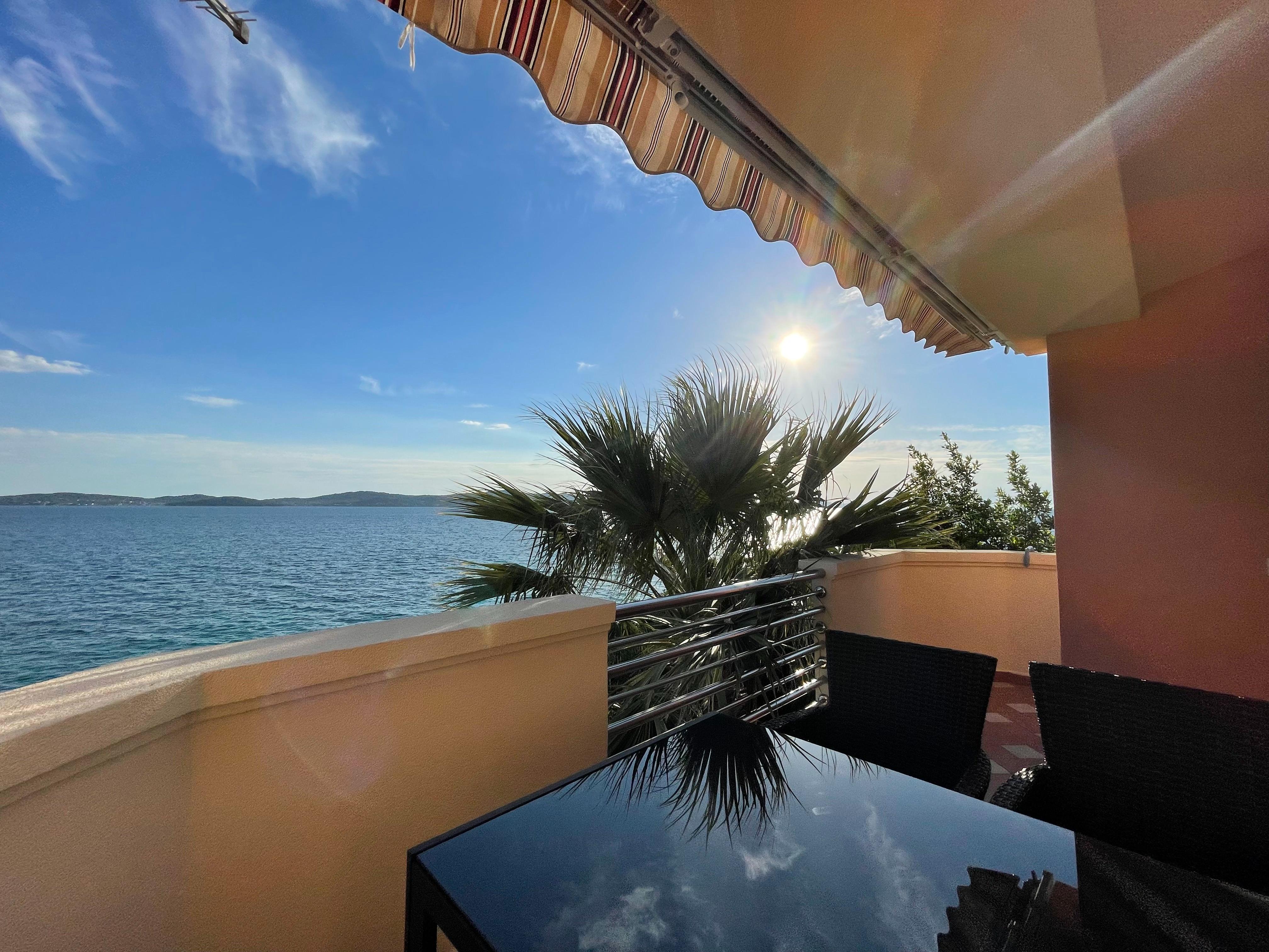 Atemberaubende Blick | Apartment in Bibinje direkt am Meer