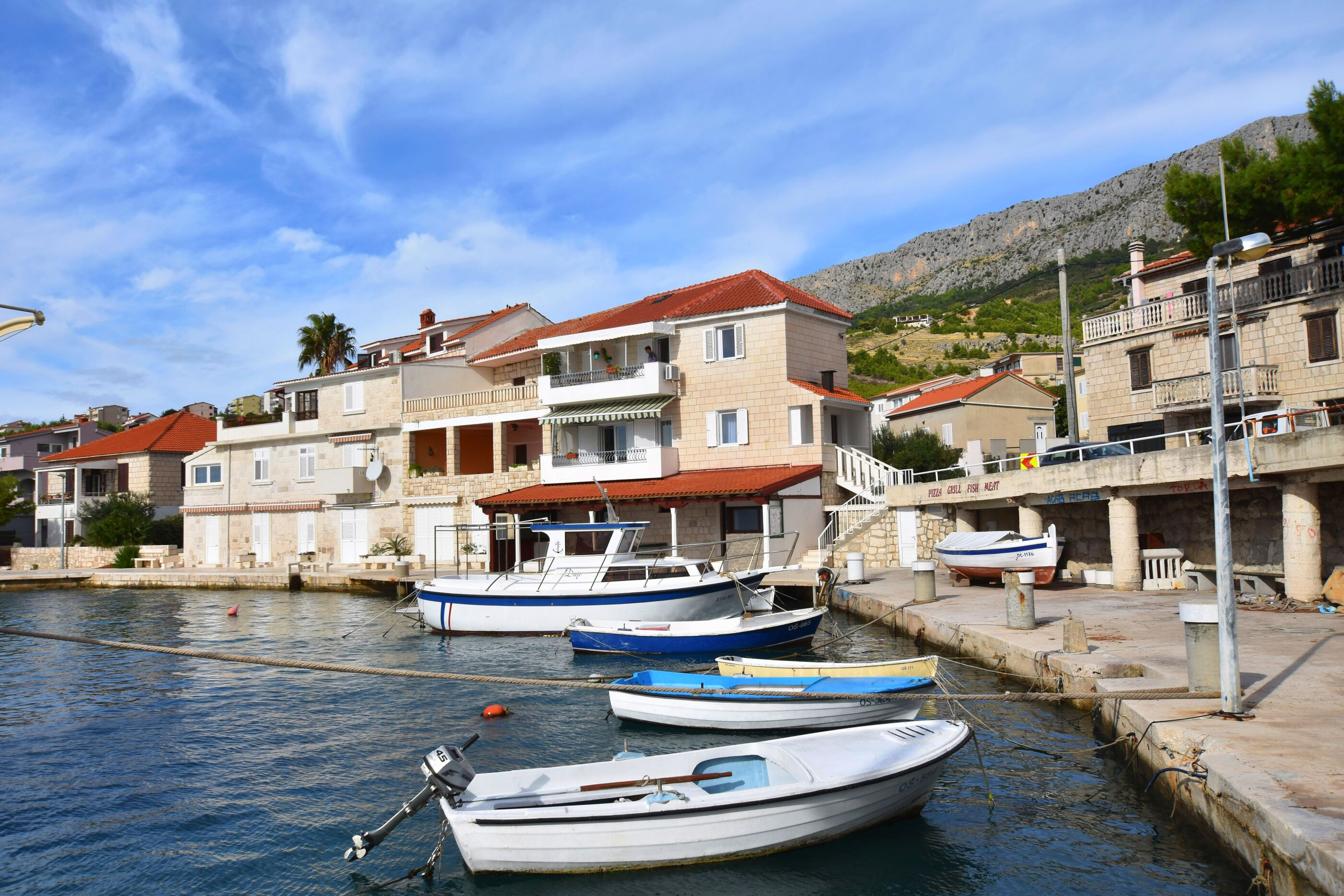 Studio-Apartment für 2-3 Personen in Omiš, 30 m vom Meer entfernt