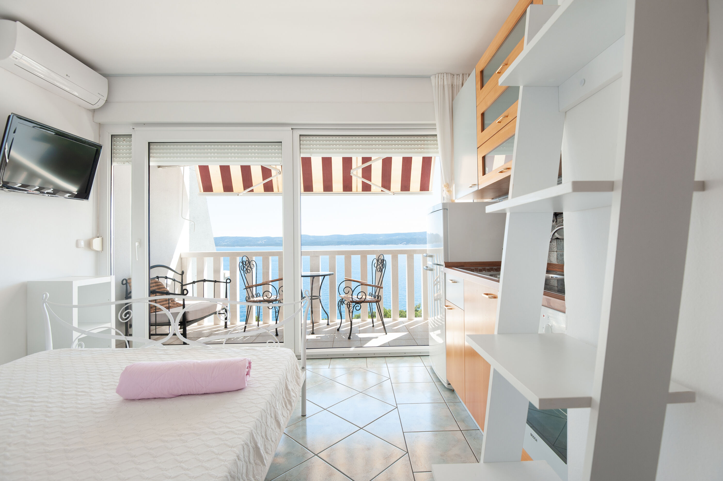 90 m zum Meer | Studio mit Meerblick mit WLAN & Klima