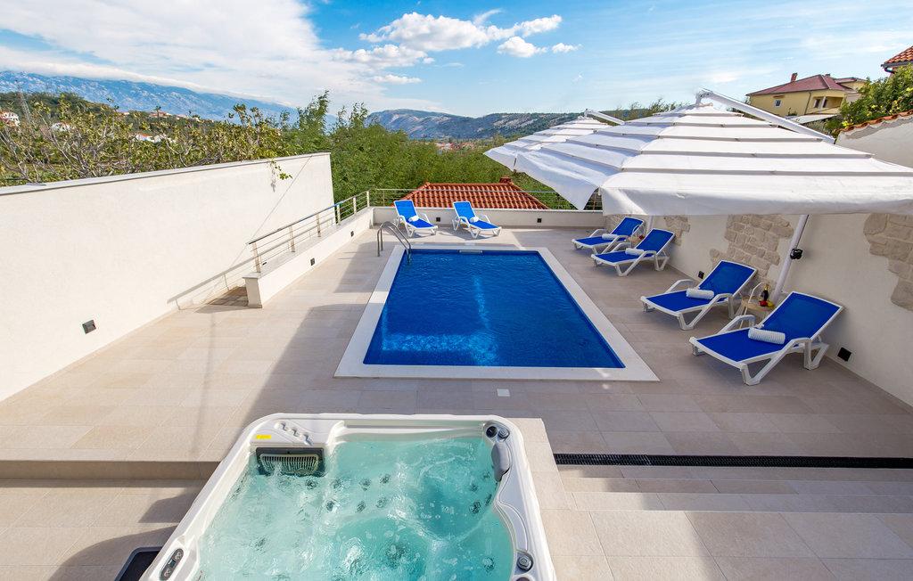 2019 NEU eröffnetes 5***** Ferienhaus mit Pool in Lopar