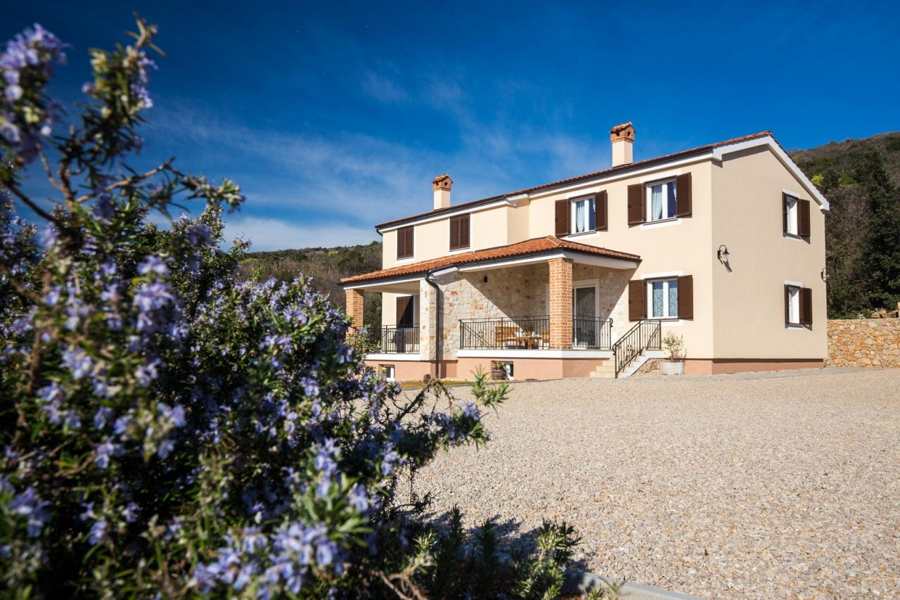 Ferienhaus mit schönem Garten, Terrasse, Klima, Sat-Tv & WLAN