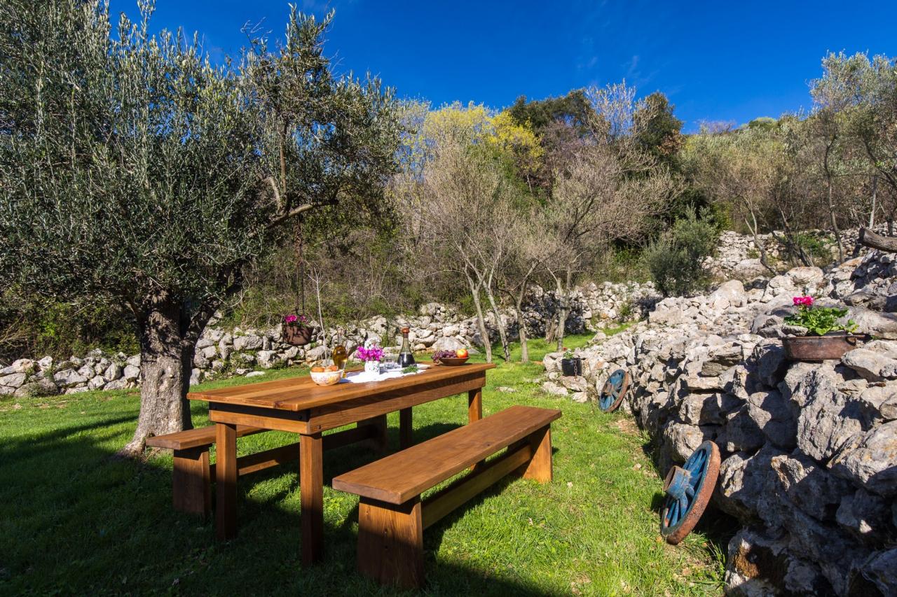 Ferienhaus mit schönem Garten, Terrasse, Klima, Sat-Tv & WLAN