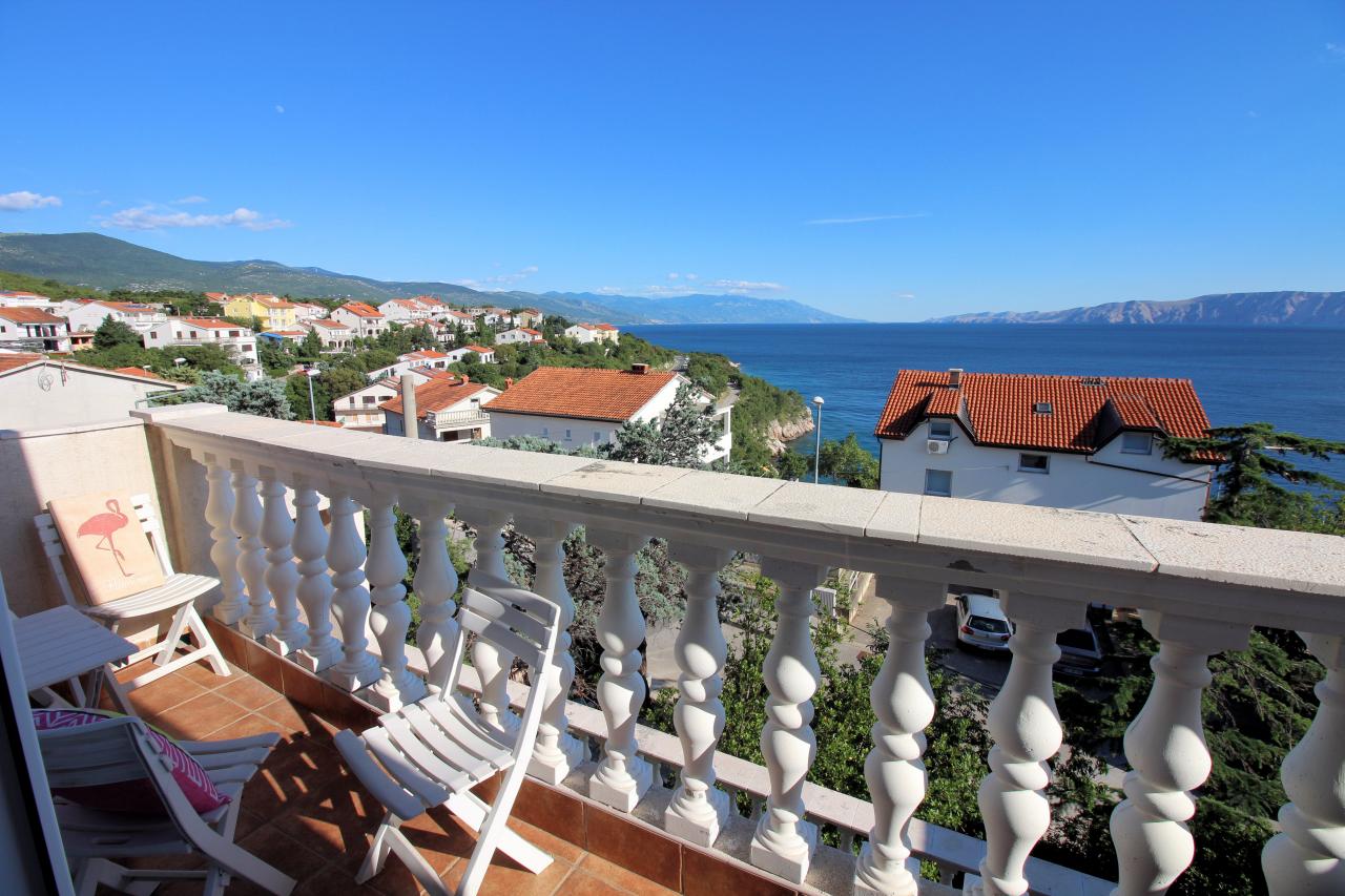 Dachgeschosswohnung mit Meerblick, Klima, Internet & Sat-TV