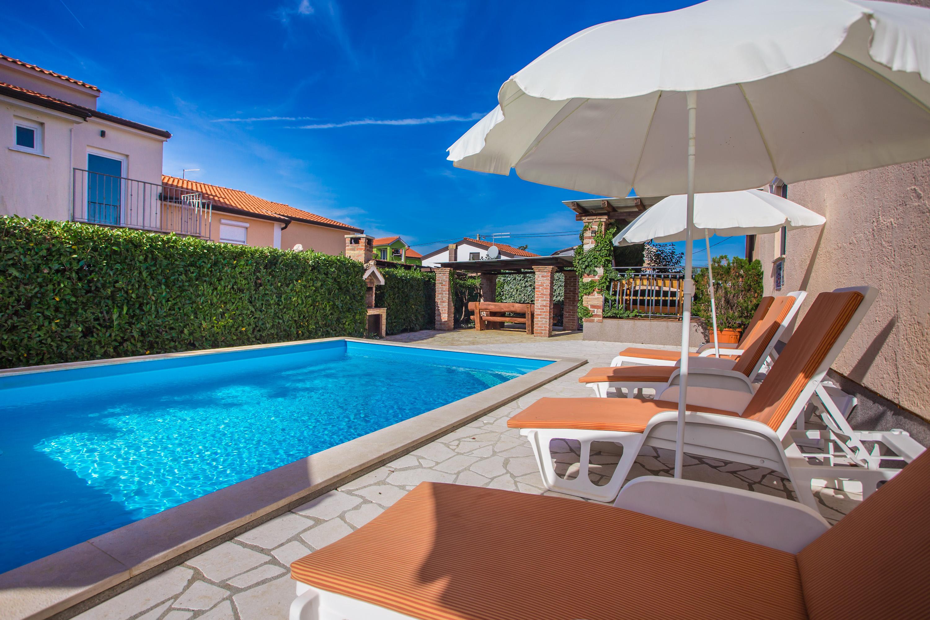 Pool genießen | Urlaubsapartment in Kukci bei Porec