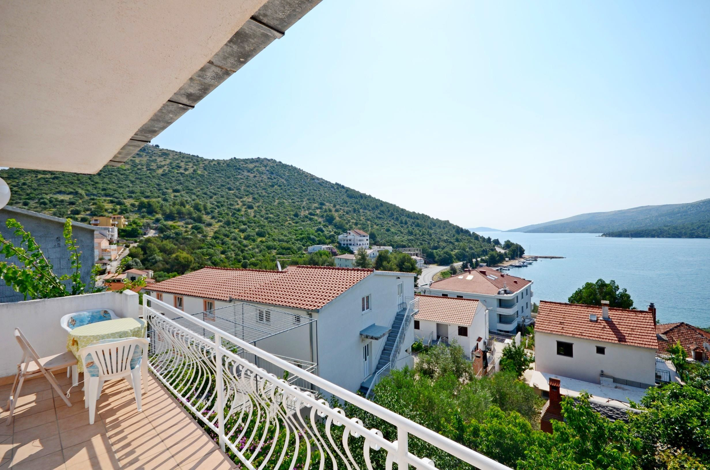 Ferienwohnung in Marina mit Klima, Meerblick, Internet