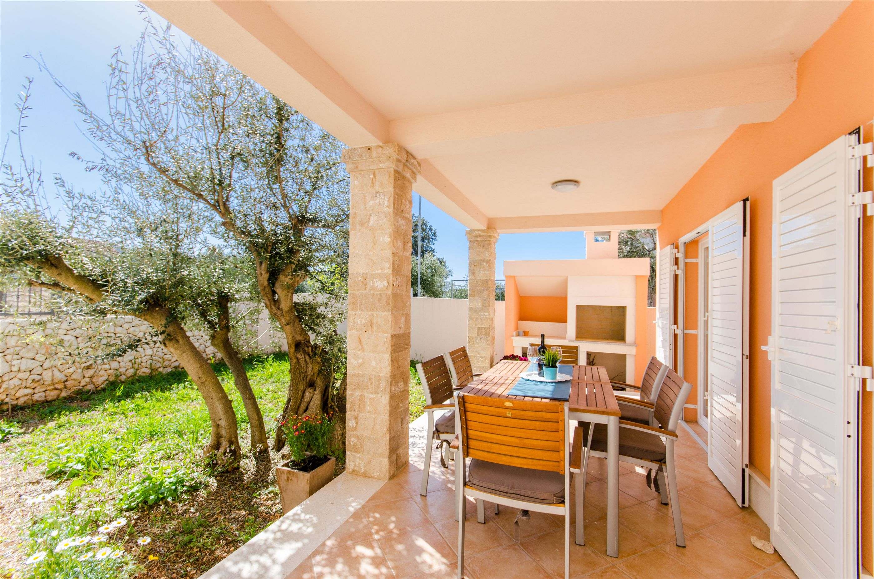 Modernes & strandnahes Ferienhaus in Sevid für 8 Personen