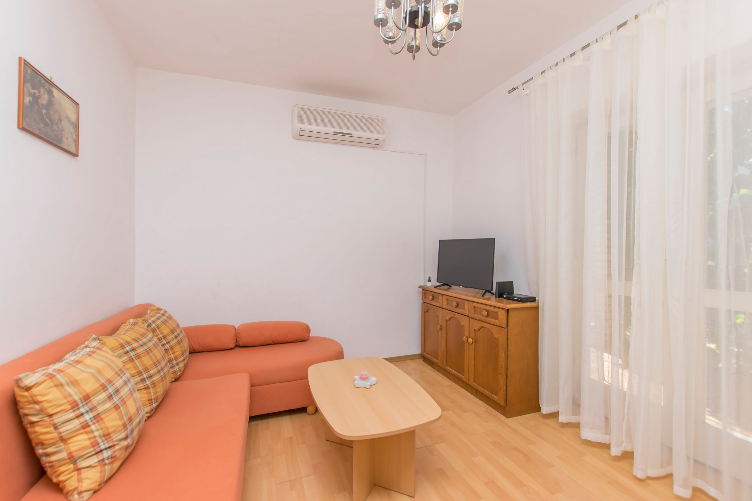Zwei-Zimmer-Wohnung in Pirovac