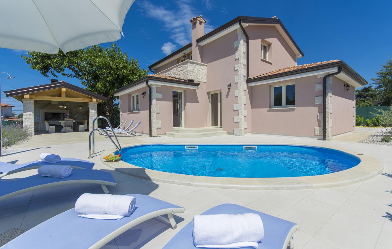 Schöne Villa für 8 Personen mit eigenem Pool, in der Nähe von Poreč