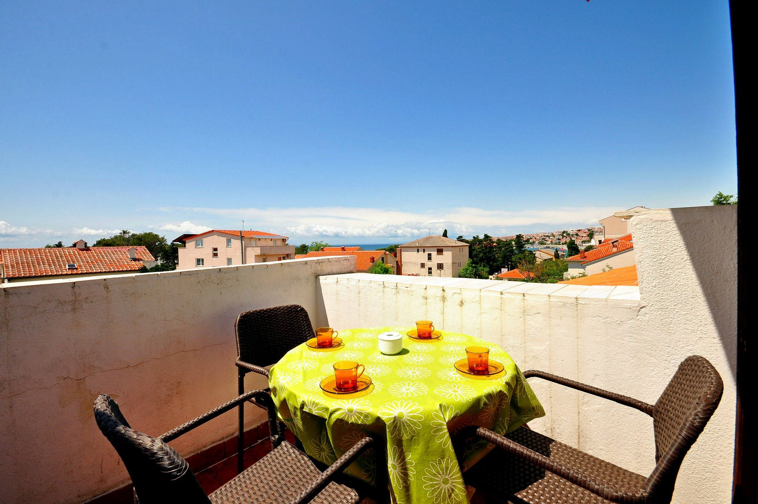 Urlaub in Novalja | Ferienwohnung mit 2 Schlafzimmern, Balkon, Klima