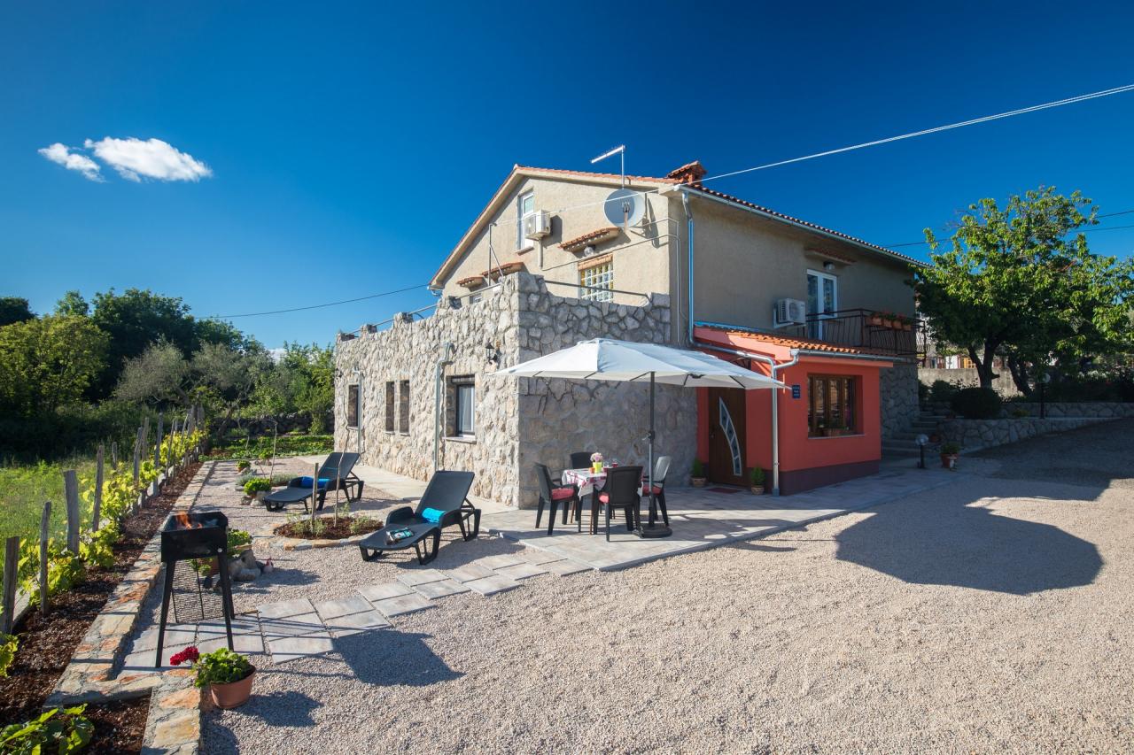 Gemütliches Apartment im ruhigen Ort Nenadici auf der Insel Krk