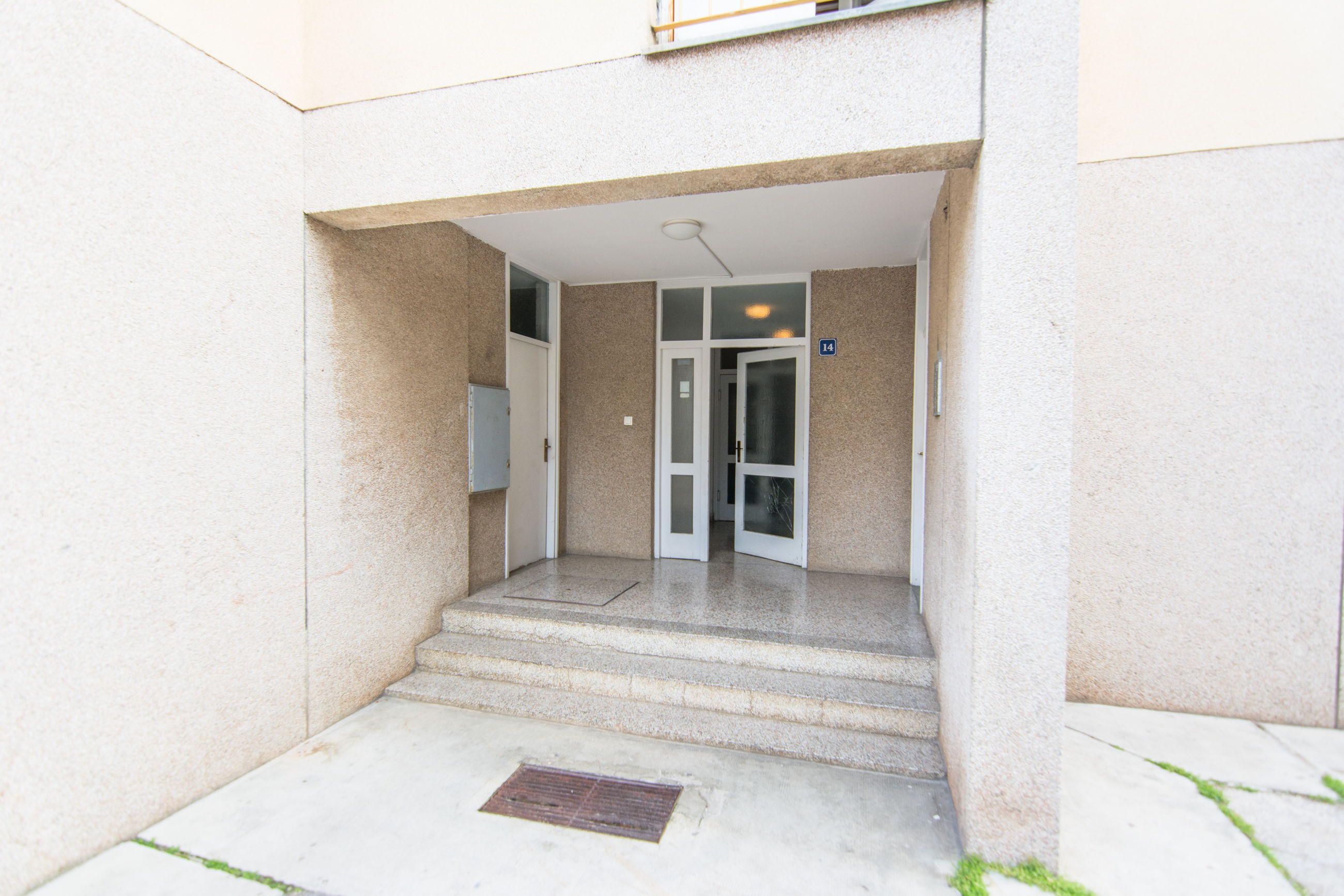 Moderne FeWo mit Klima, SAT-TV, Internet in Biograd na moru