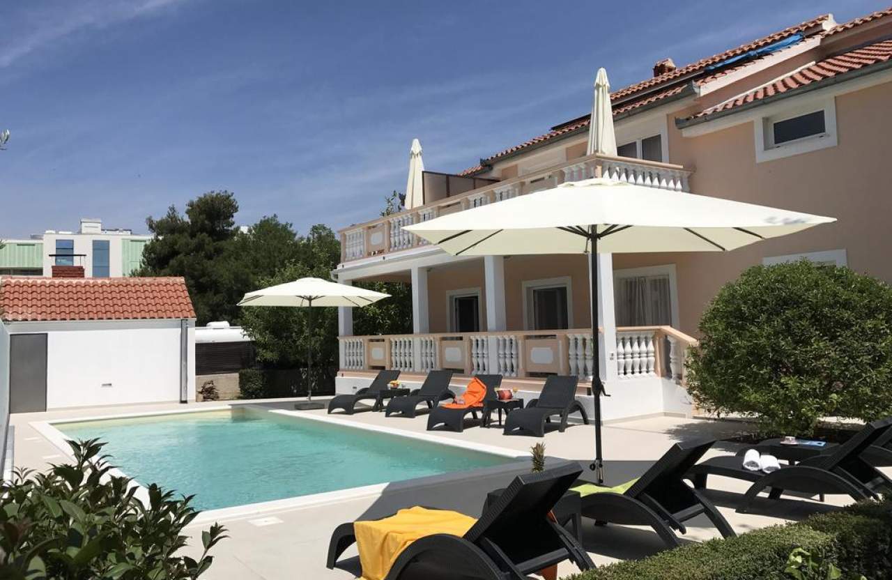 Wunderschöne Ferienwohnung mit Pool in Biograd