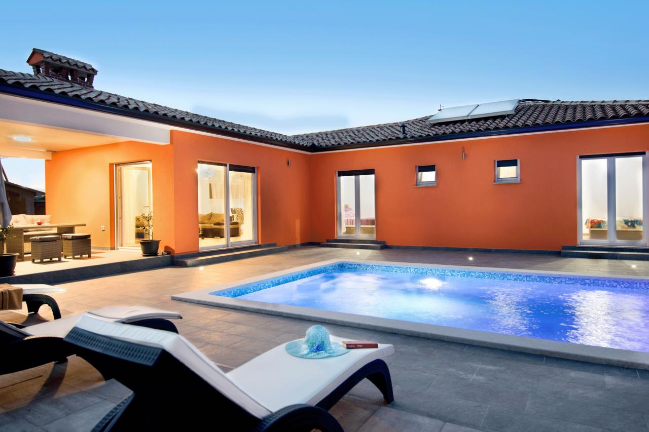 Pool genießen | Modernes Domizil in Kapelica bei Labin