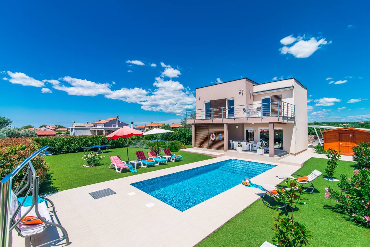 Pool genießen | Villa mit beheiztem Pool in Galizana bei Fazana
