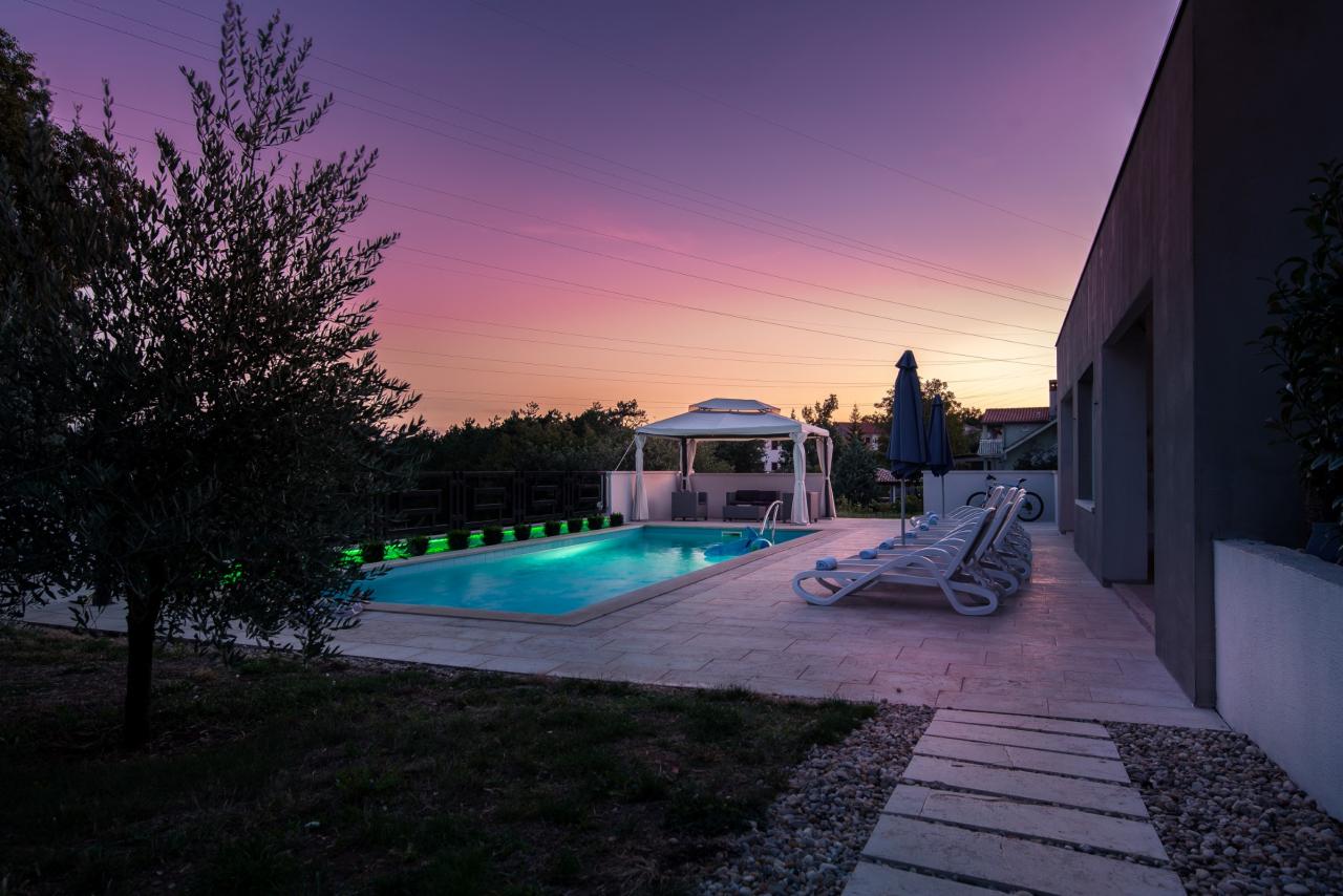 Ferienhaus mit 2 seperaten FeWos und Pool in Vinez bei Labin