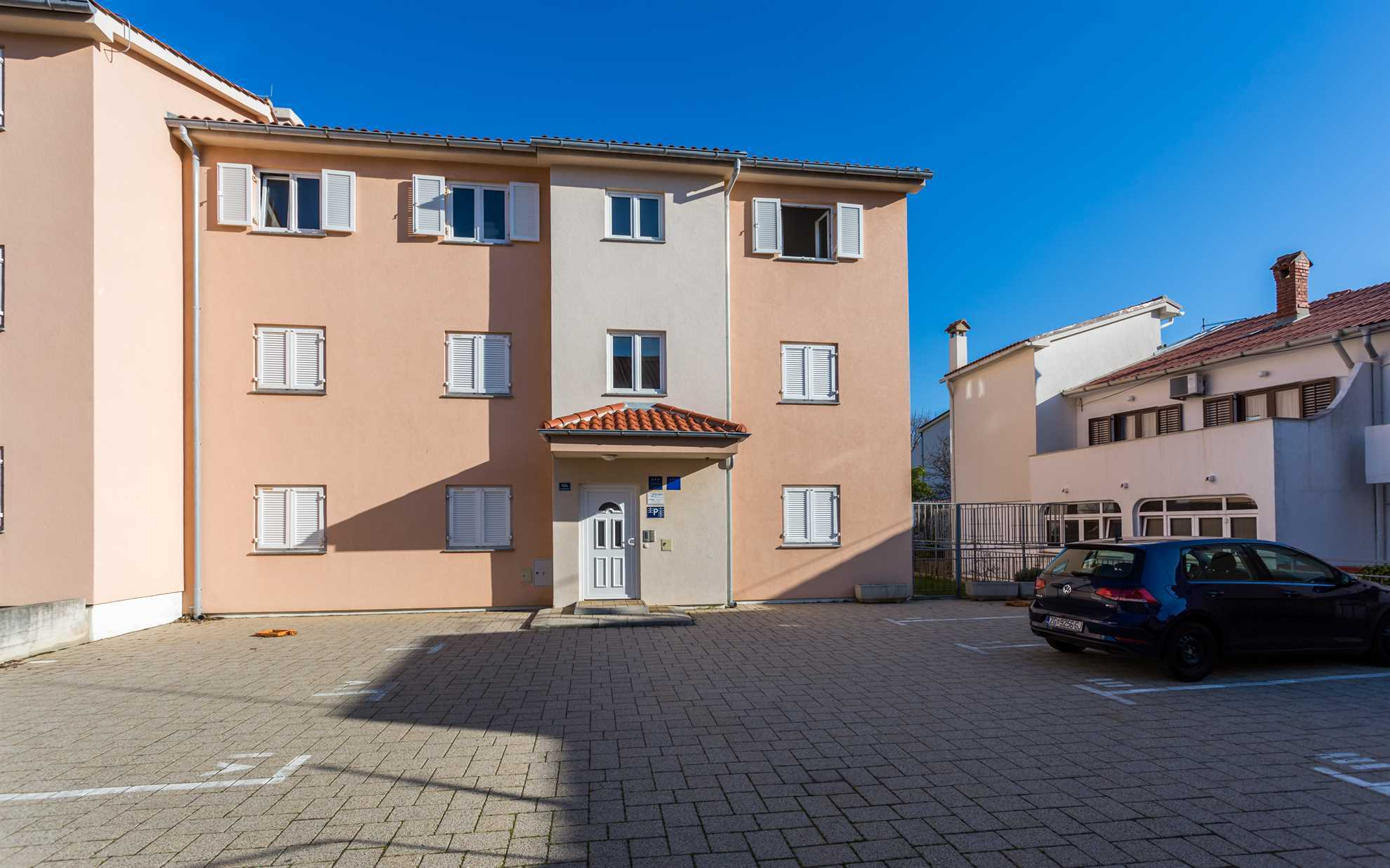 150 m zum Meer | Moderne Ferienwohnung mit Balkon, Klima, WLAN u.v.m.